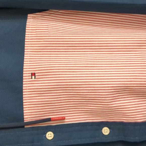 New Tommy Hilfiger Button Shirt with hood small but Fits close to medium - Picture 3 of 5